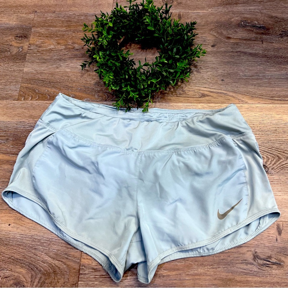 Nike Womens running short - medium